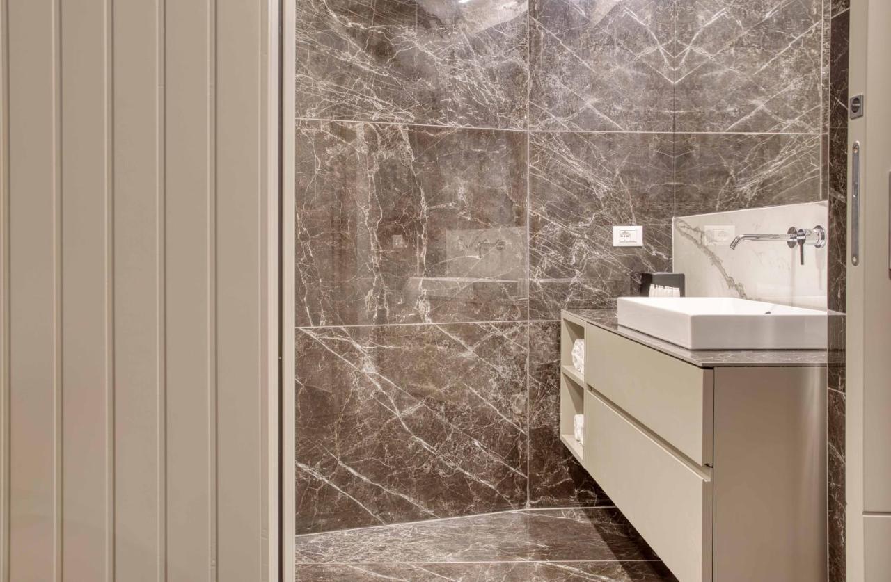 Le Suite Del Corso The Smart Boutique Aparthotel By Ospitami Milano Exteriör bild