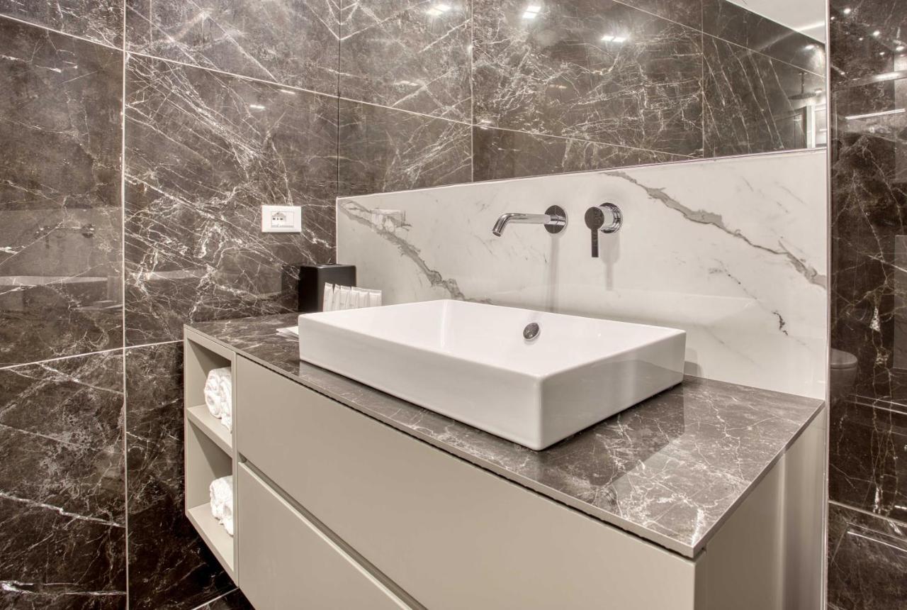Le Suite Del Corso The Smart Boutique Aparthotel By Ospitami Milano Exteriör bild